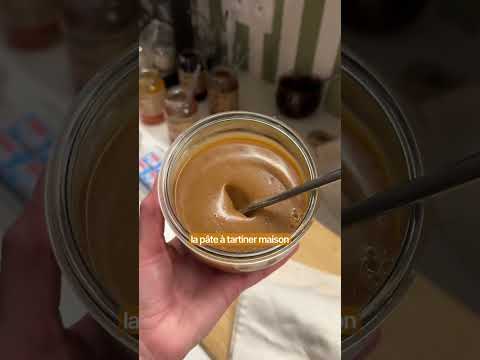 Le petit-déjeuner partagé à l'auberge Les Voisins Beaucemaine