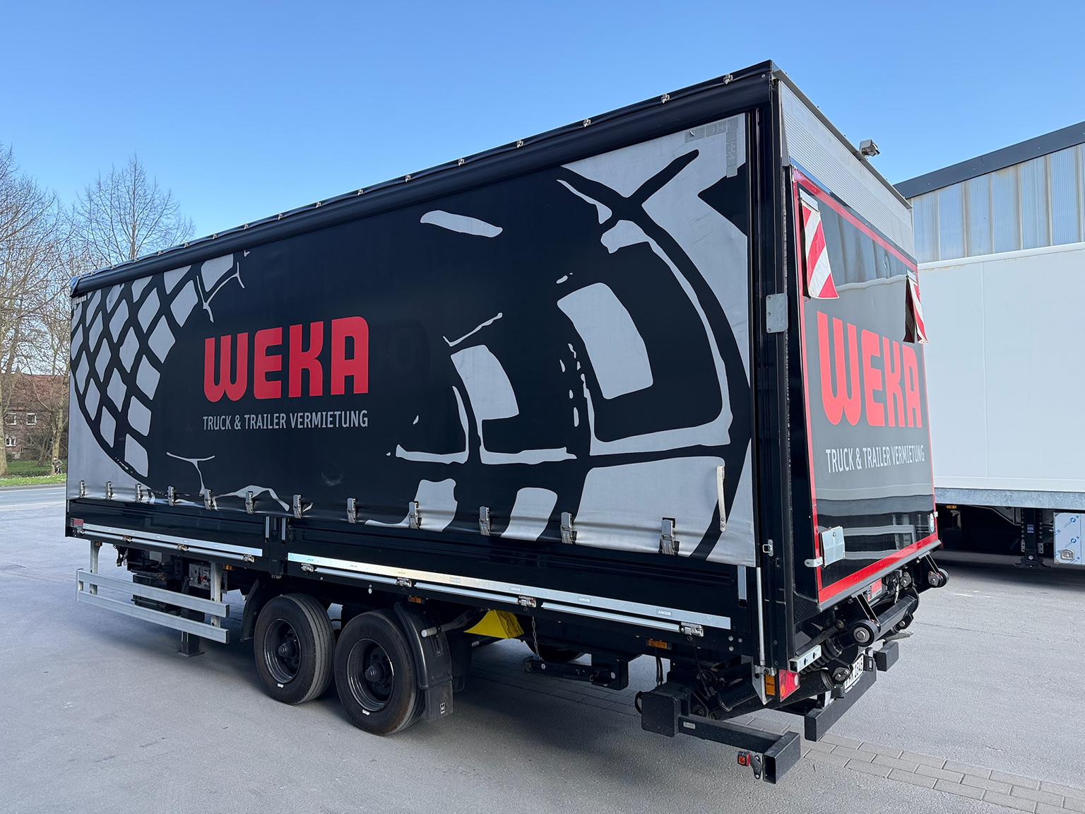 Zentralachsanhänger Plane mit LBW mieten