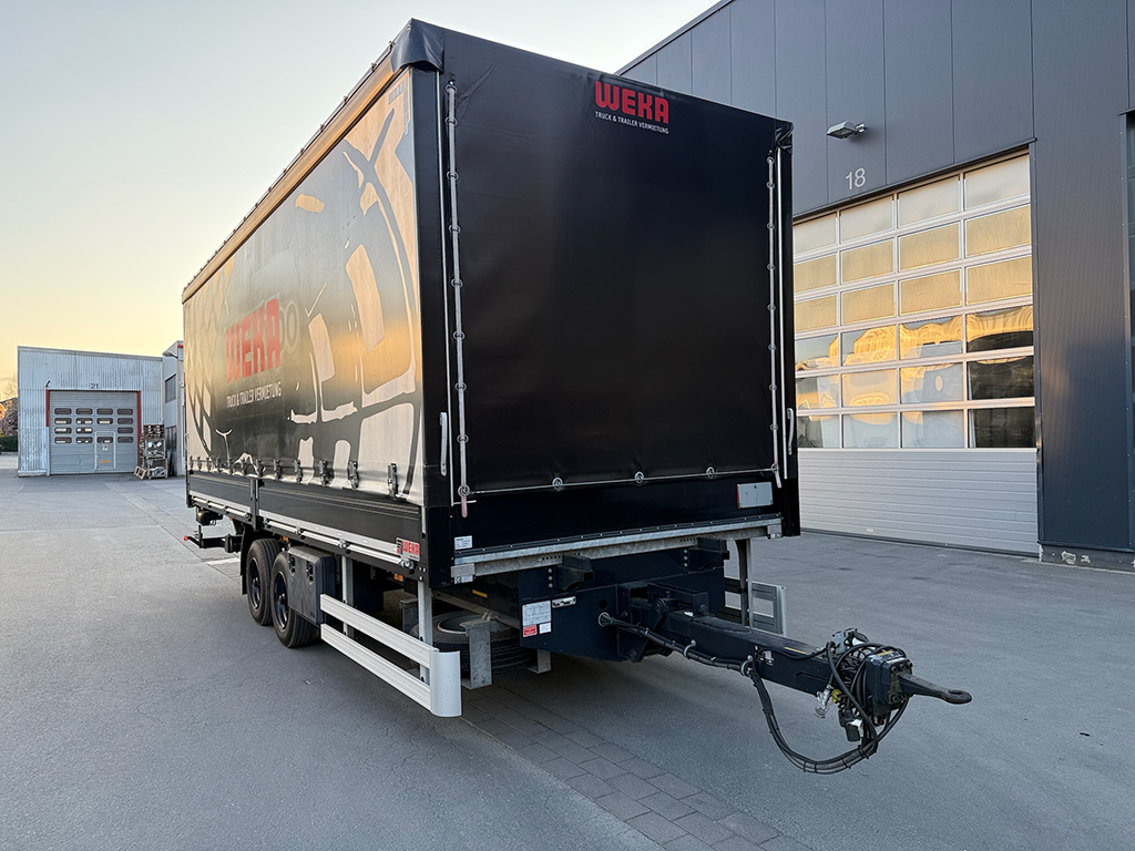 Zentralachsanhänger mit Plane zur Miete bei WEKA Rental