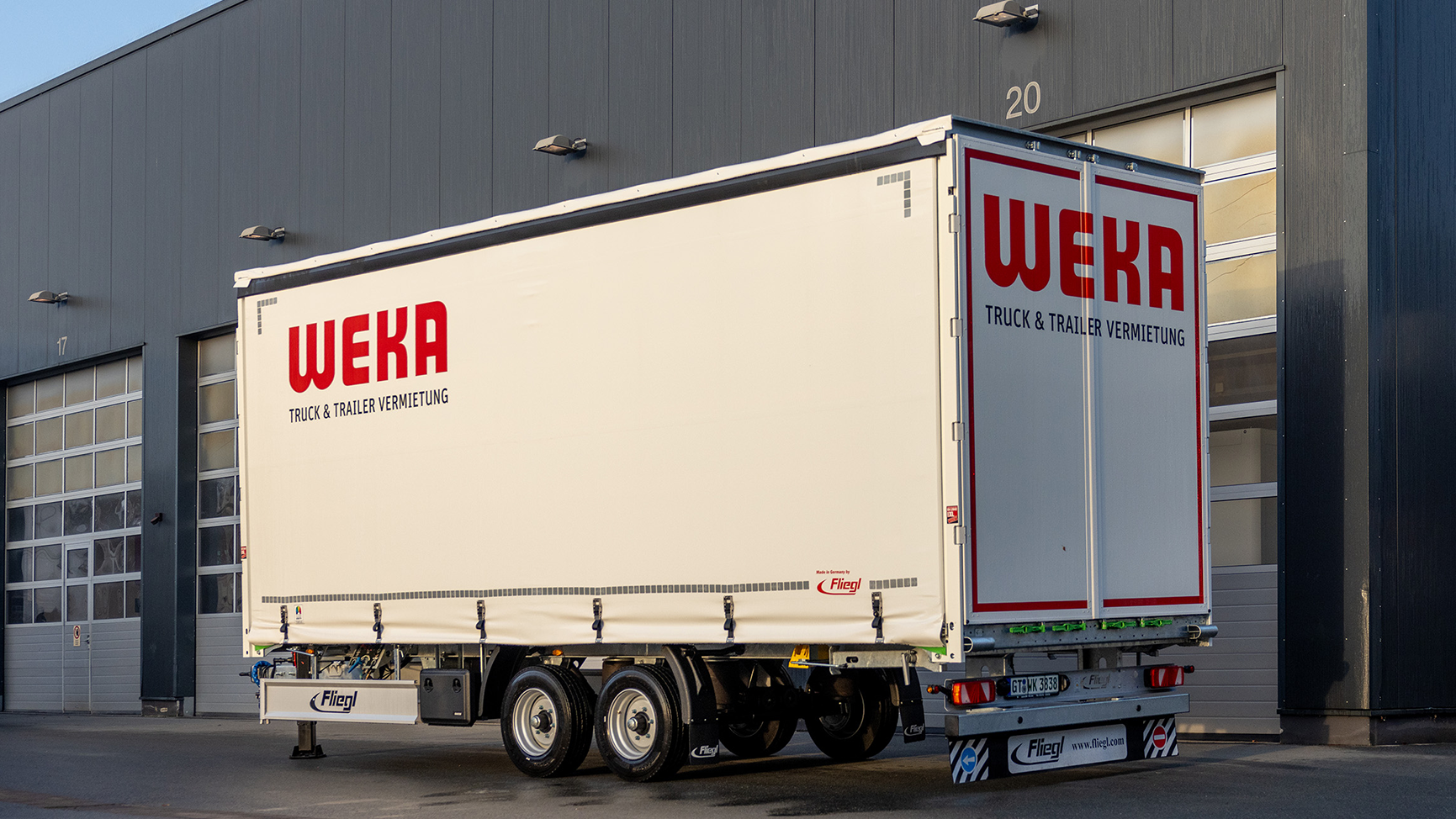 Zentralachsanhänger Plane als Durchlader mieten