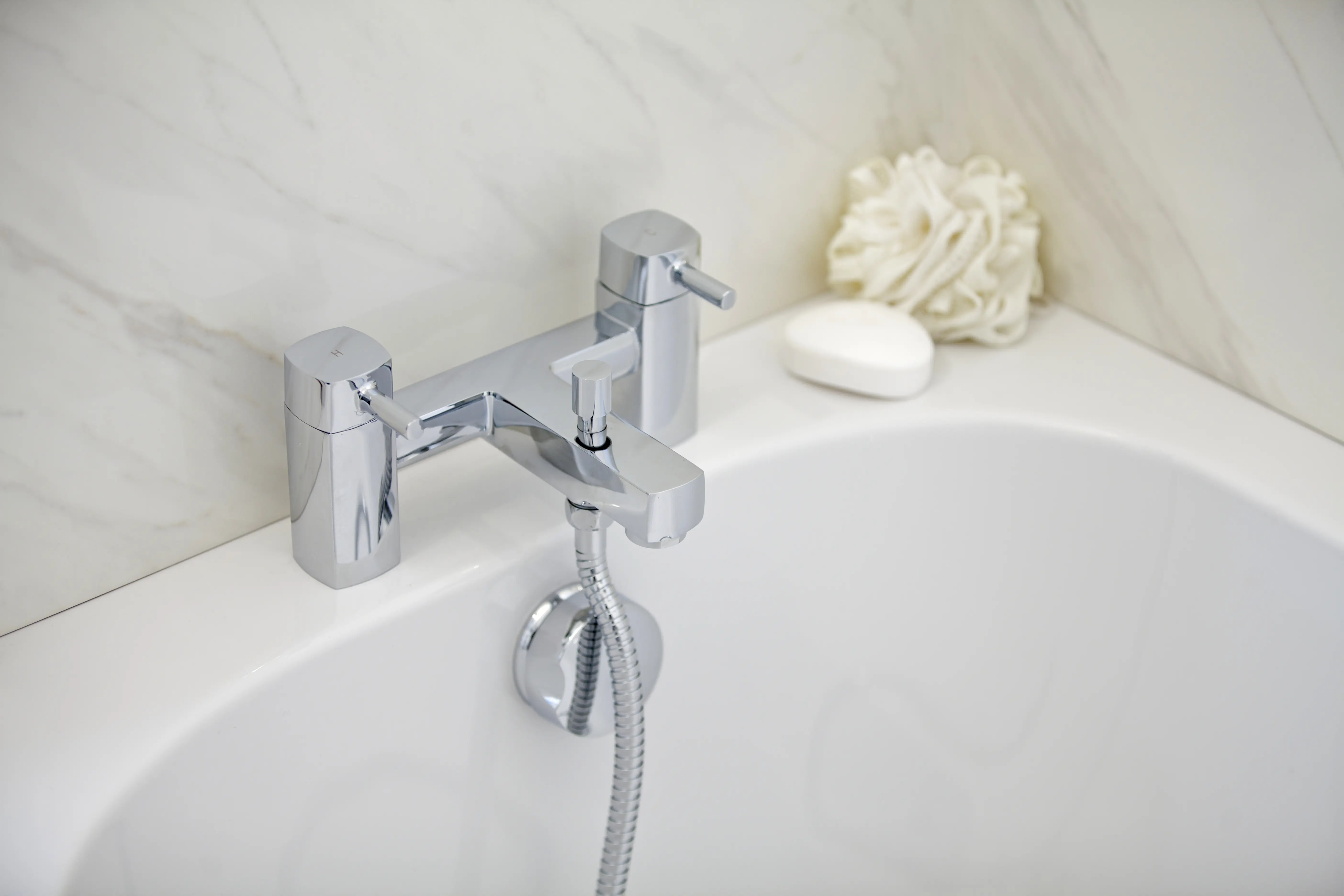 BATH/ SHOWER MIXER Chrome