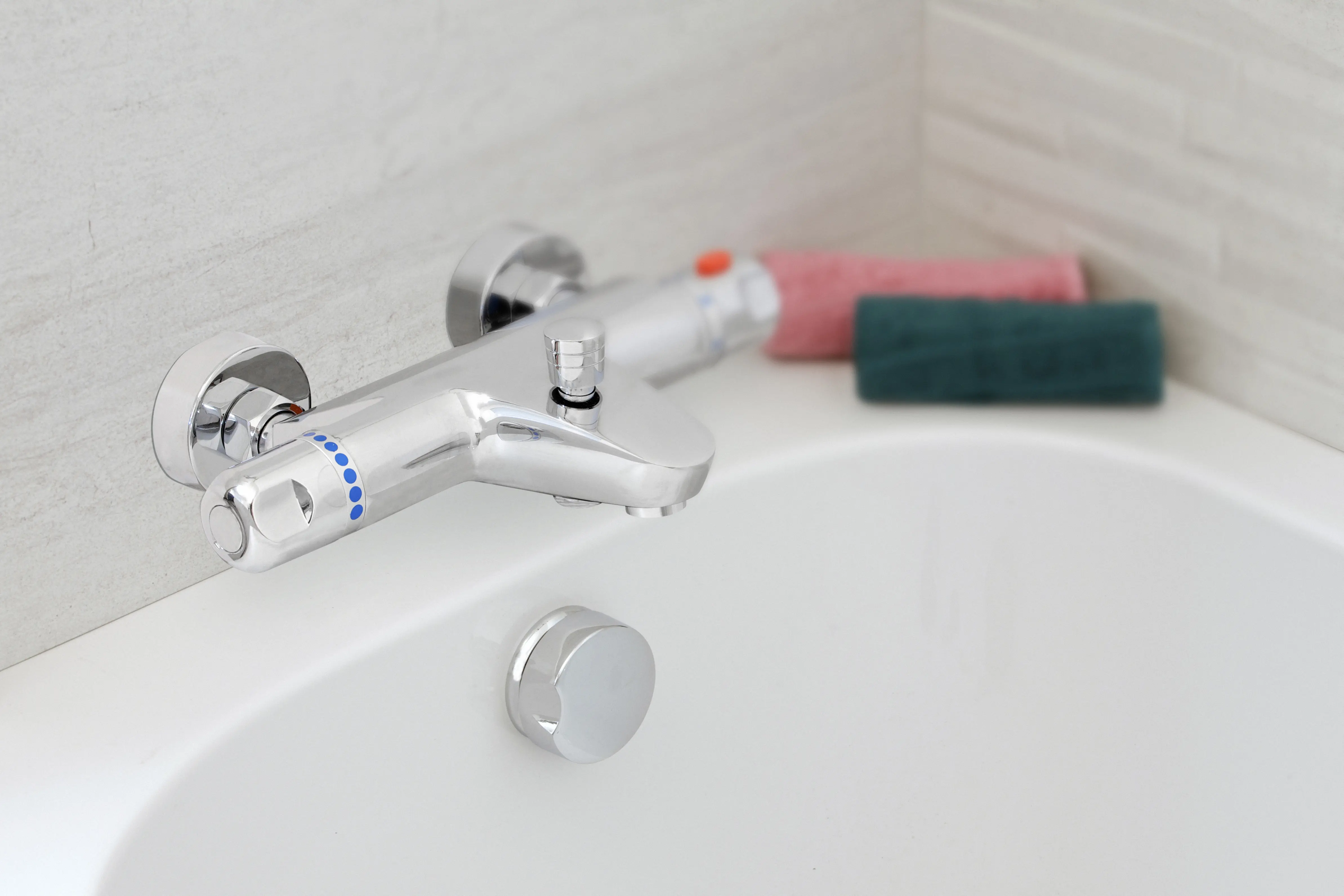 THERMOSTATIC BATH/SHOWER MIXER