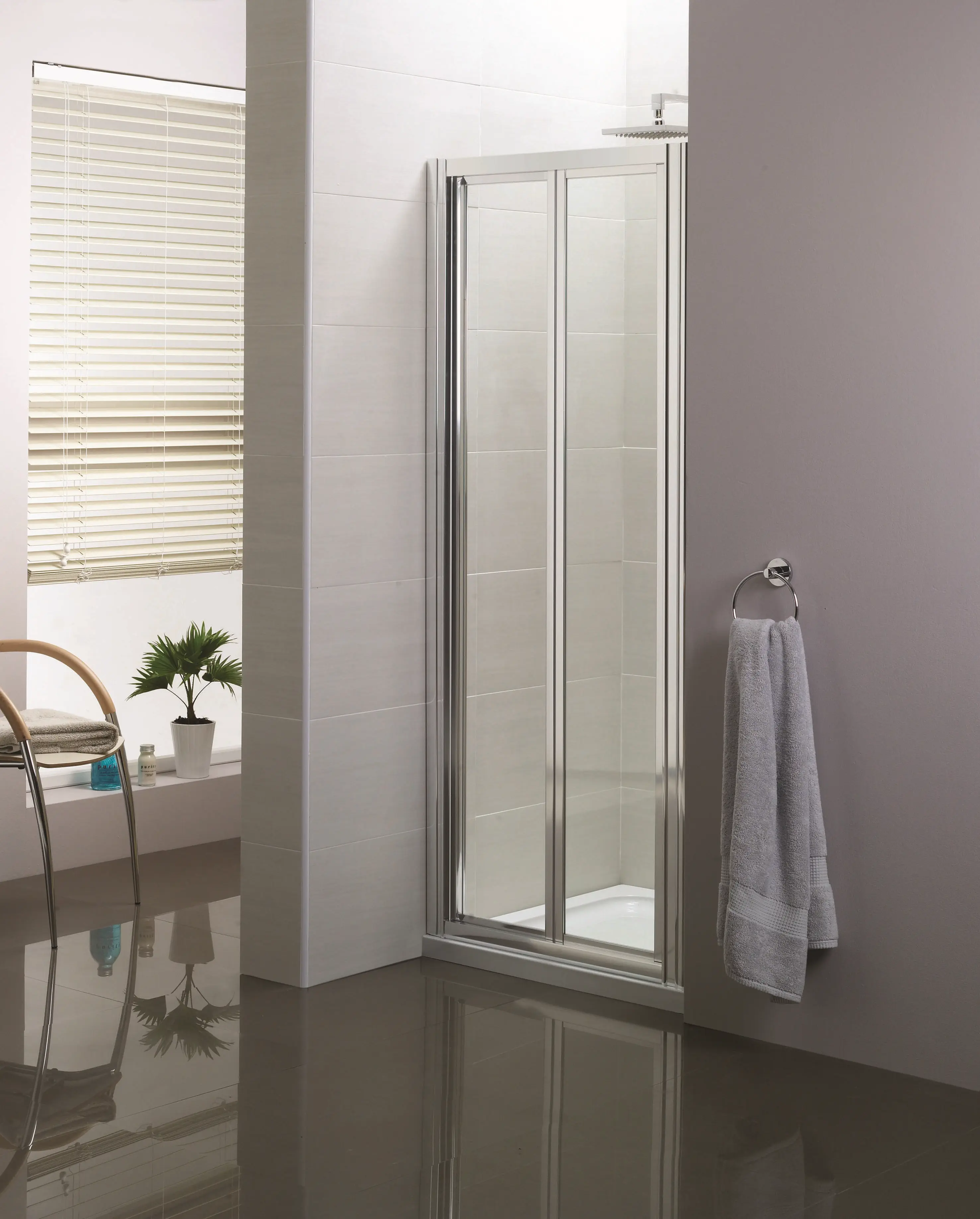 AQUA BIFOLD ENCLOSURE