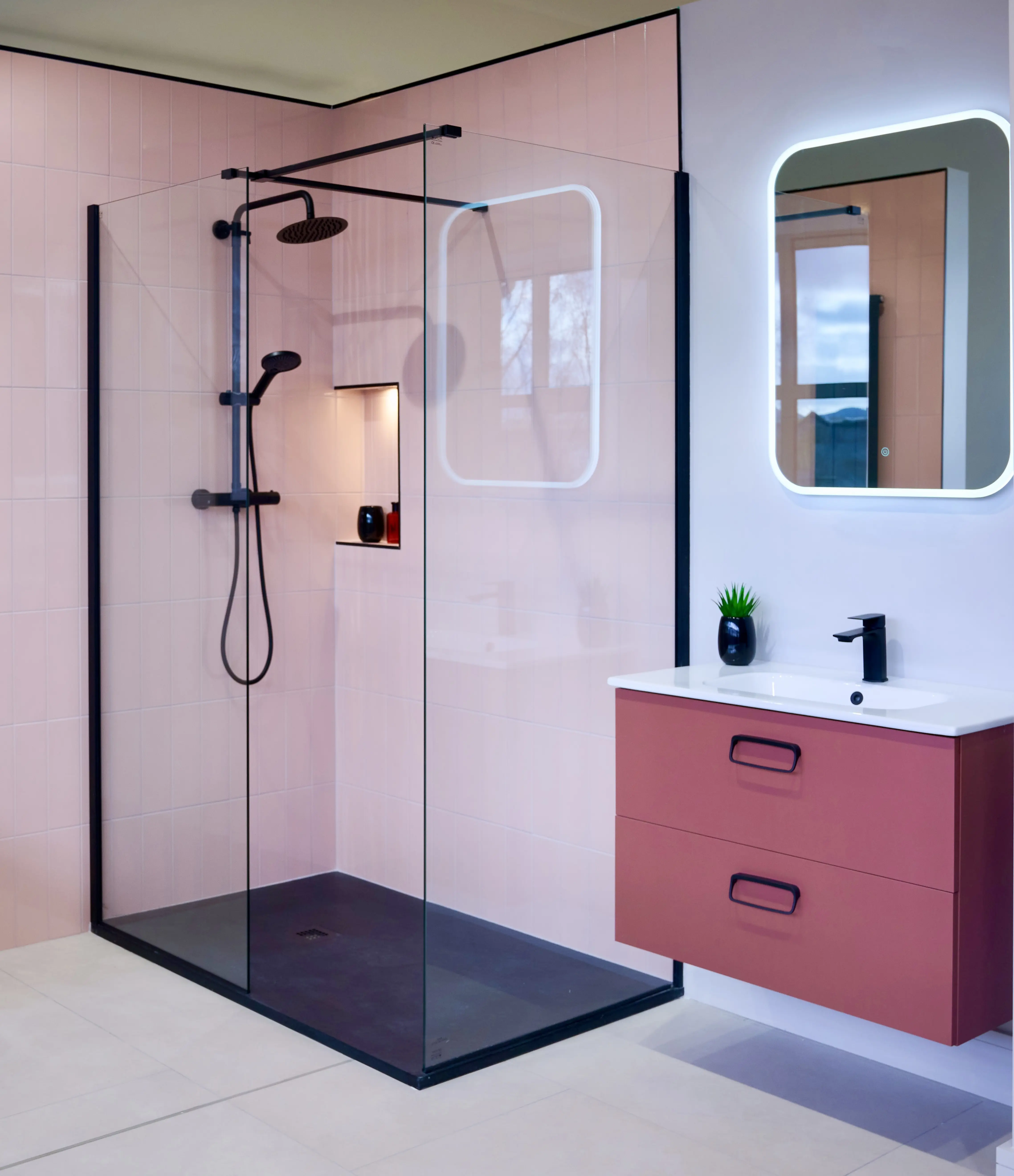 AQUA WETROOM COLOURED PROFILES & FLIPPER PANELS