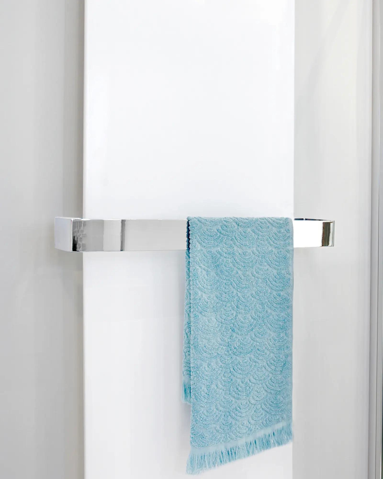 TOWEL RAIL