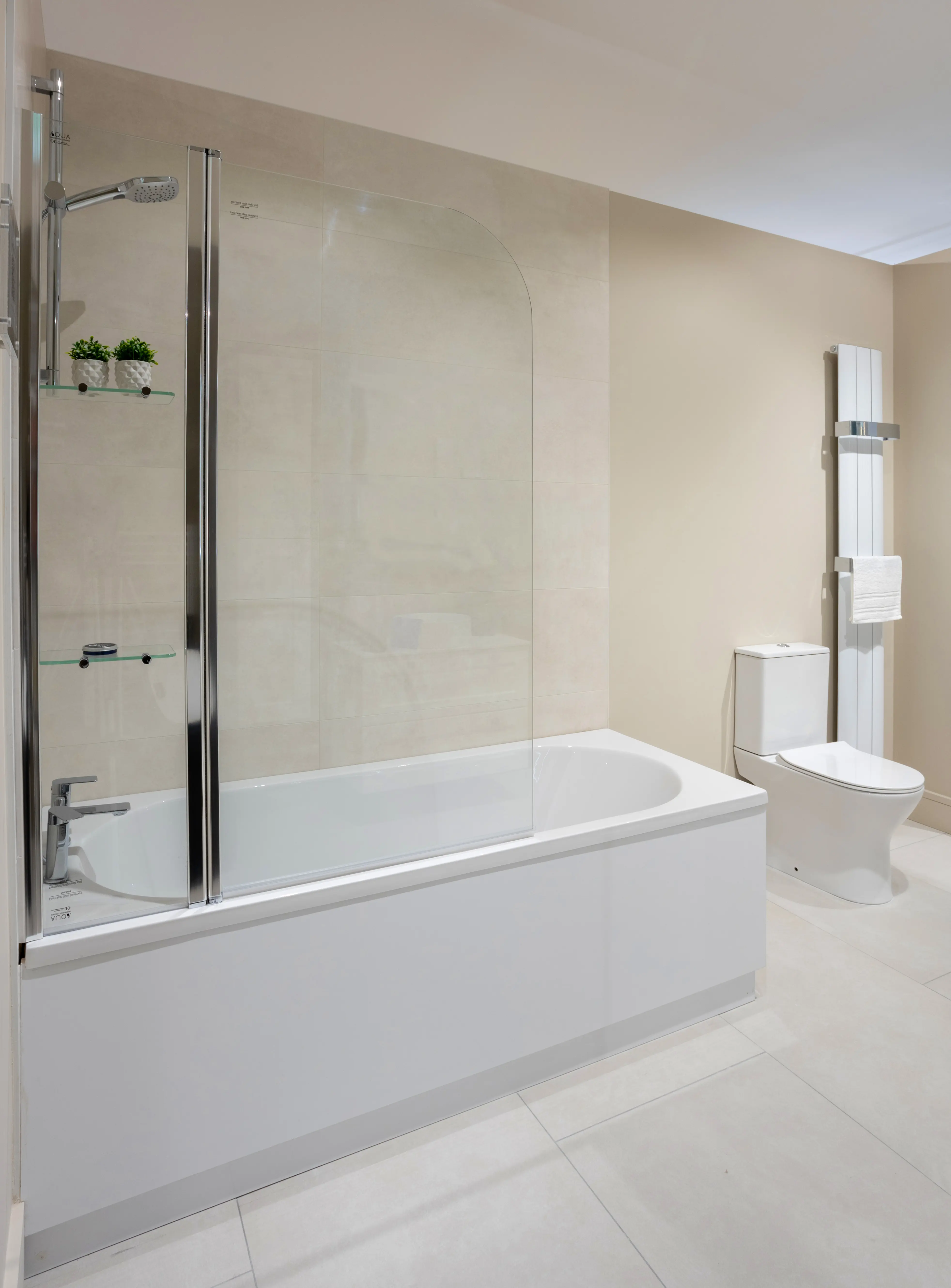 KURVO SINGLE ENDED BATH ROUND