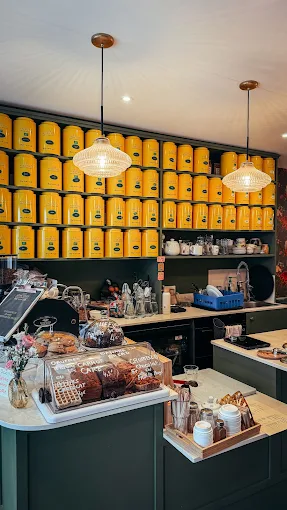 Boutique Les Apar’thés à Biarritz, maison de thé et espace bien-être. — maison de thé Biarritz - salon de thé Biarritz - thés premium - thés en vrac - matcha Biarritz - infusion - tisane - boutique de thé - dégustation - Pays Basque - BAB - Anglet - Bayonne - Bidart - cadeau thé - bien-être - relaxation