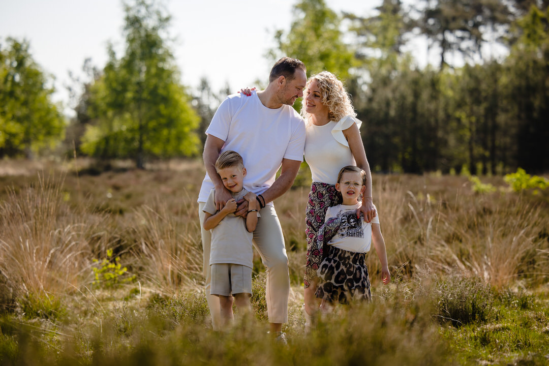 familie fotoshoot, familie shoot bij Het Leesten Ugchelen, family shoot Selijn Fotografie