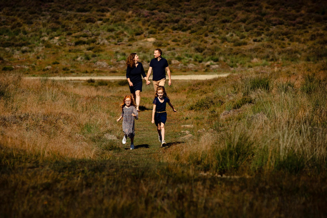 ongedwongen en gezellige familie fotoshoot Apeldoorn, fotoshoot Apeldoorn, Familie fotoshoot Apeldoorn