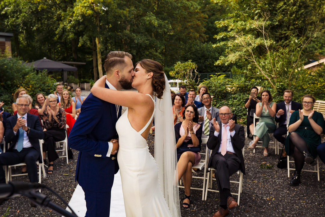 Bruidsfotograaf Arnhem, trouwfotograaf Arnhem, trouwen bij Kabels Oosterbeek, ongedwongen bruidsfotografie Arnhem