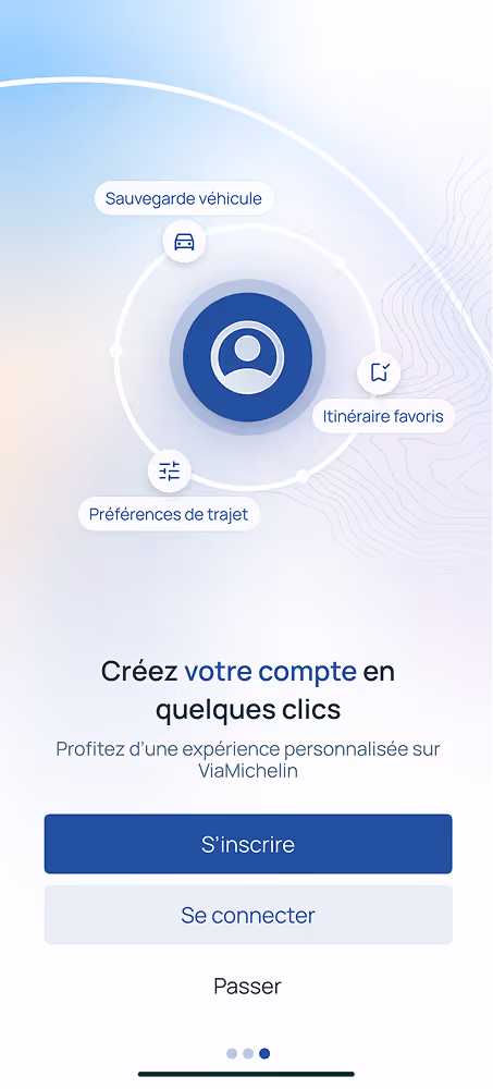Interface d'inscription ViaMichelin montrant les options création de compte avec sauvegarde véhicule, itinéraires favoris et préférences de trajet.