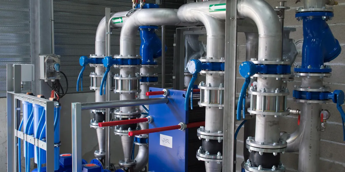 Side view of valve operation