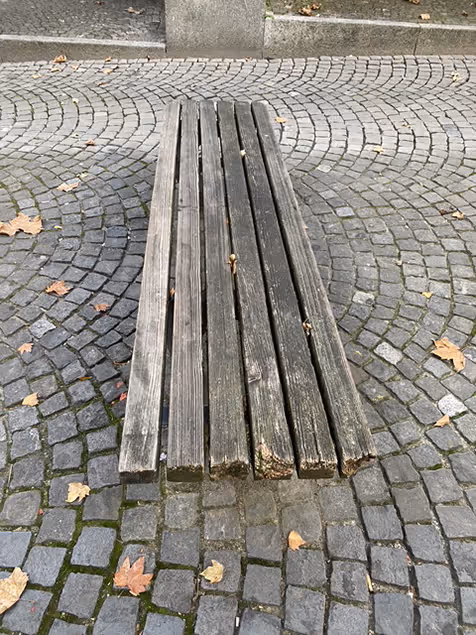 Sitzbank wartungsbedürftig