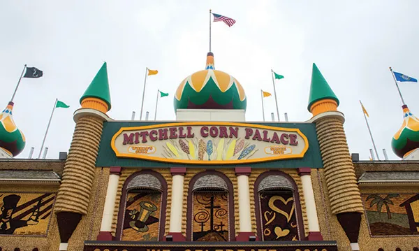 Mitchell corn palace entrance 