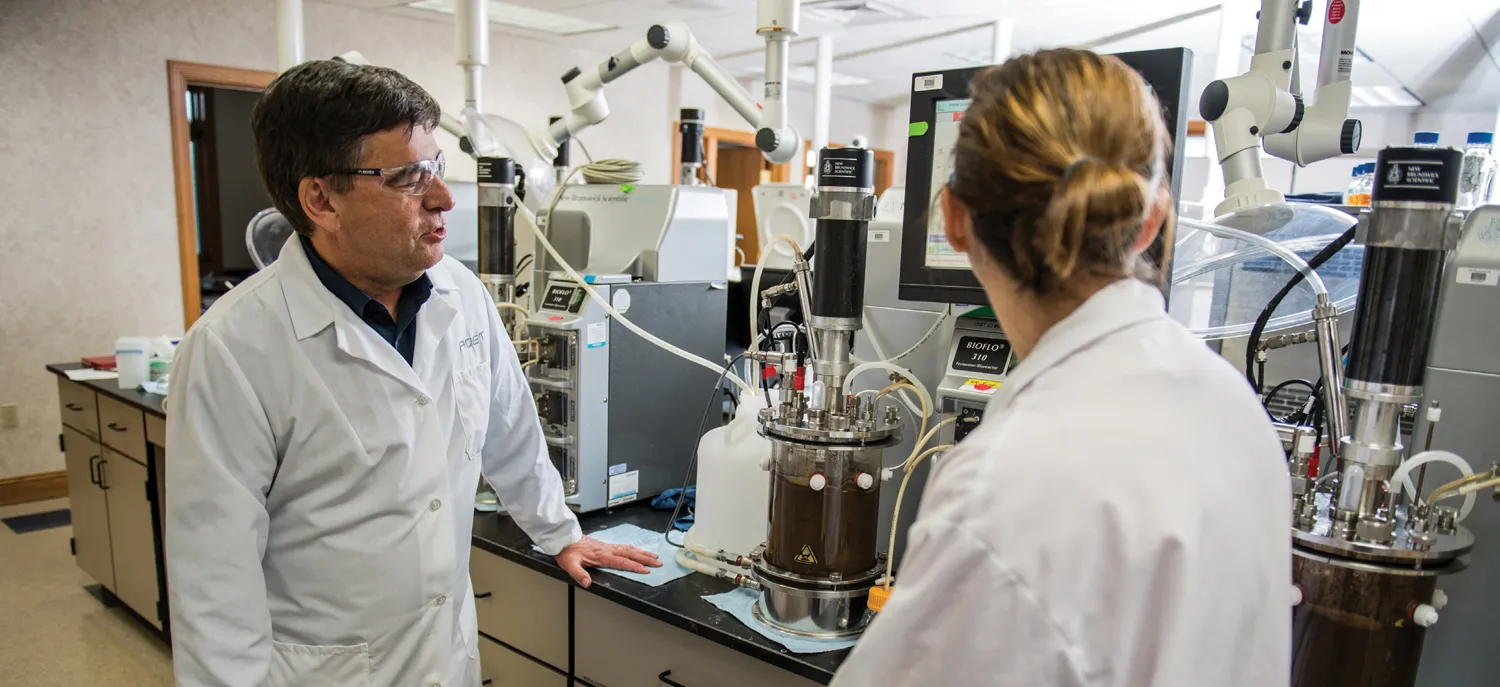 Dave and Michelle in a lab