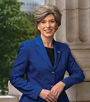 Joni Ernst headshot