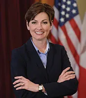 Kim Yeynolds headshot 