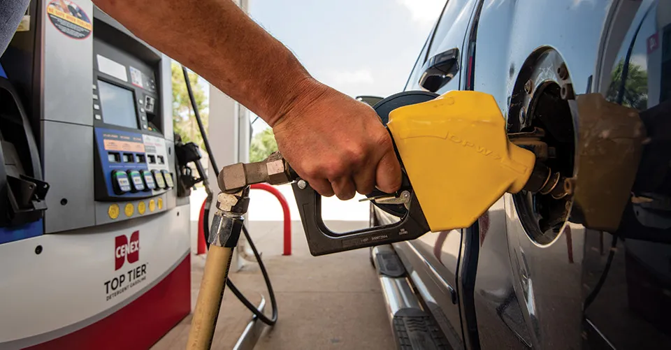 Driver filling up with E-15/UNL88