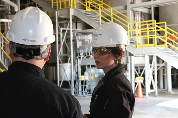 Kristi Noem, U.S. House Representative for S.D., tours POET Biorefining – Groton, S.D., with General Manager Kelly Kjelden.