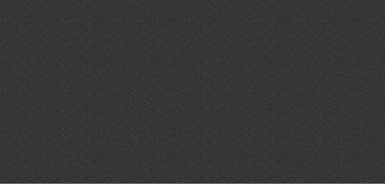 Menu bar screenshot showing product listing for monitoring and managing IT infrastructure, with columns for product name, description, technical specifications, total cost, and various distribution options.