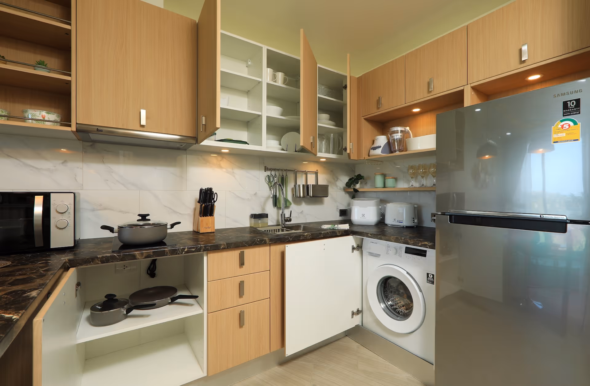 Calypso garden residences 401