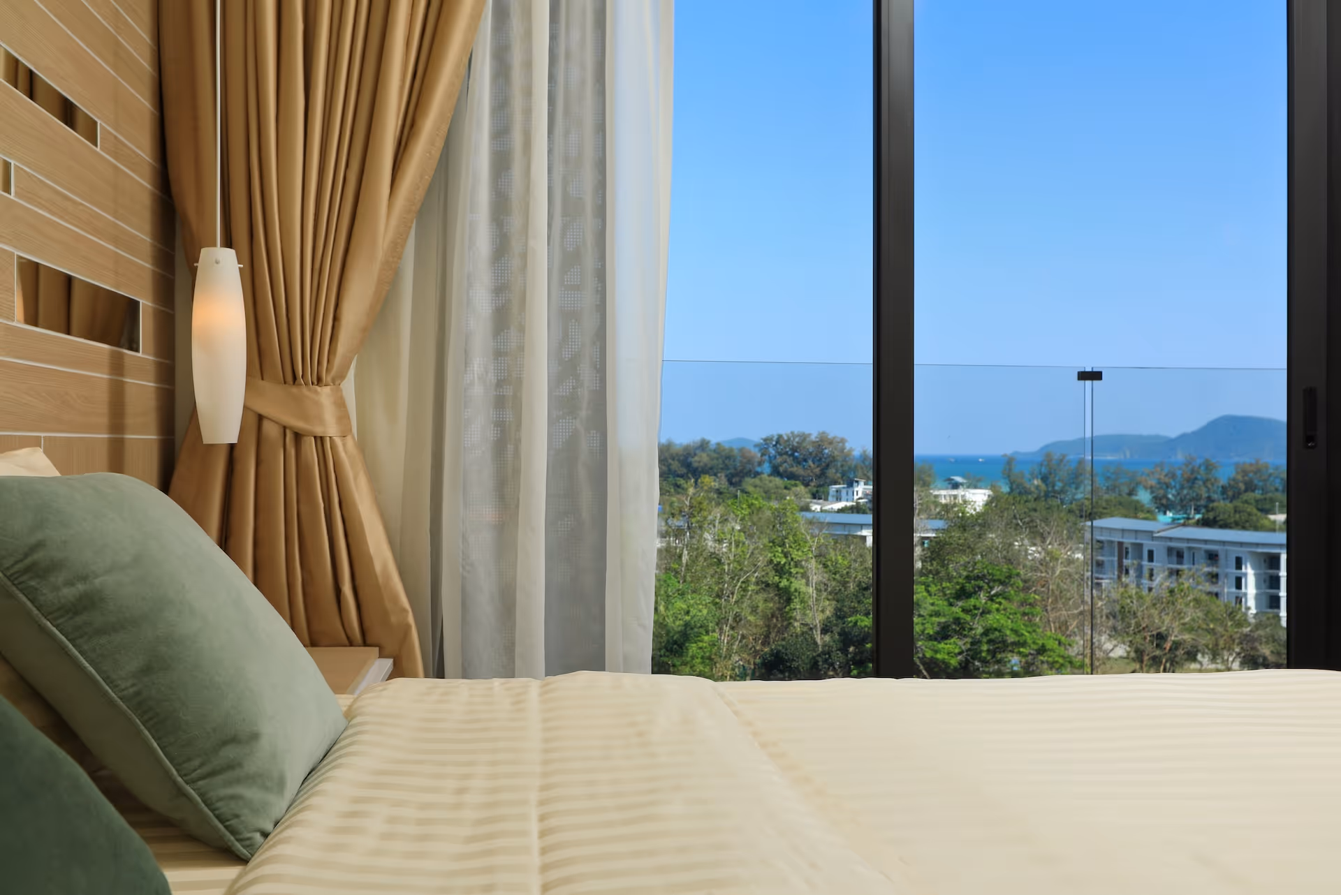 Calypso garden residences 401