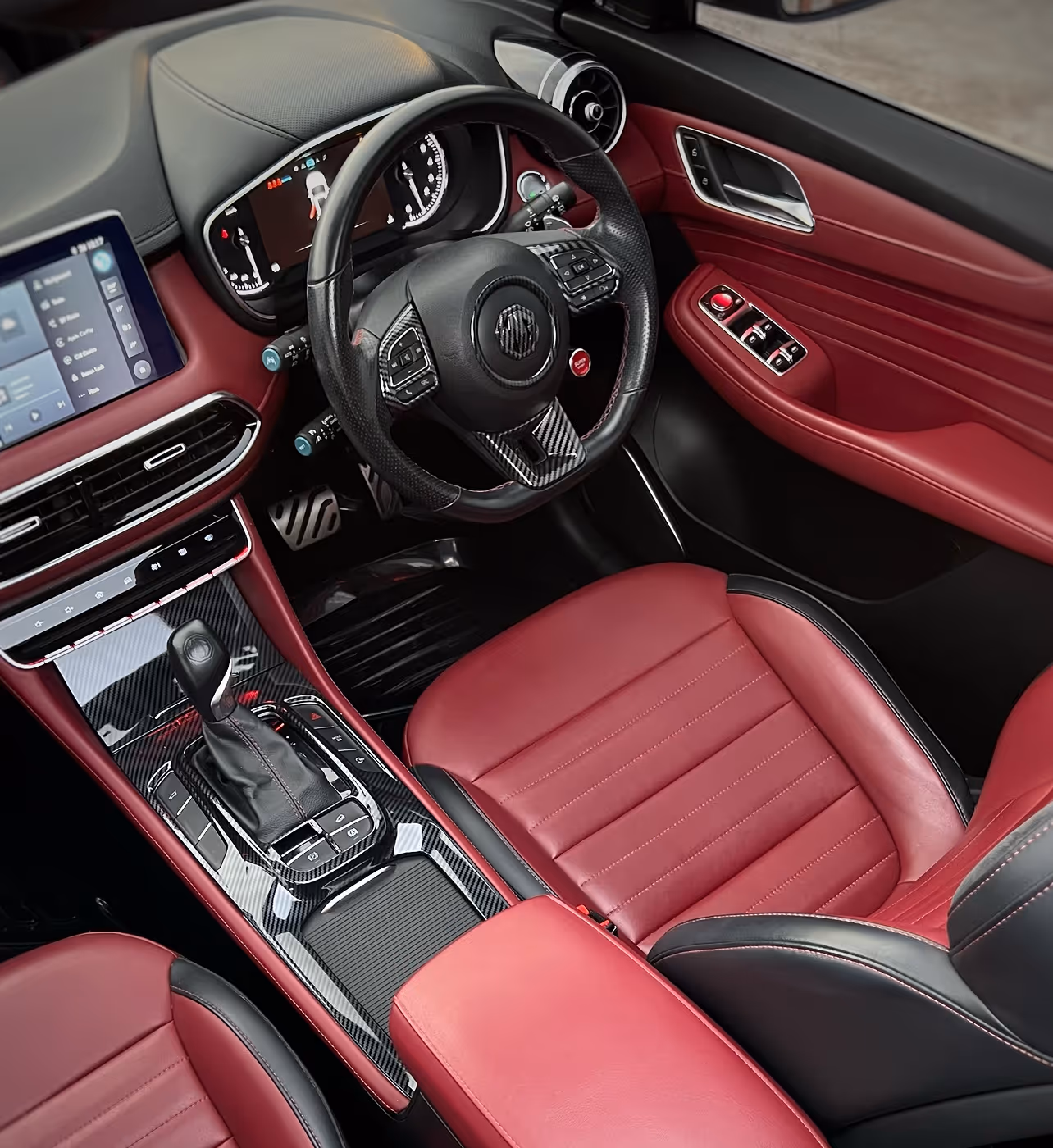 MG HS