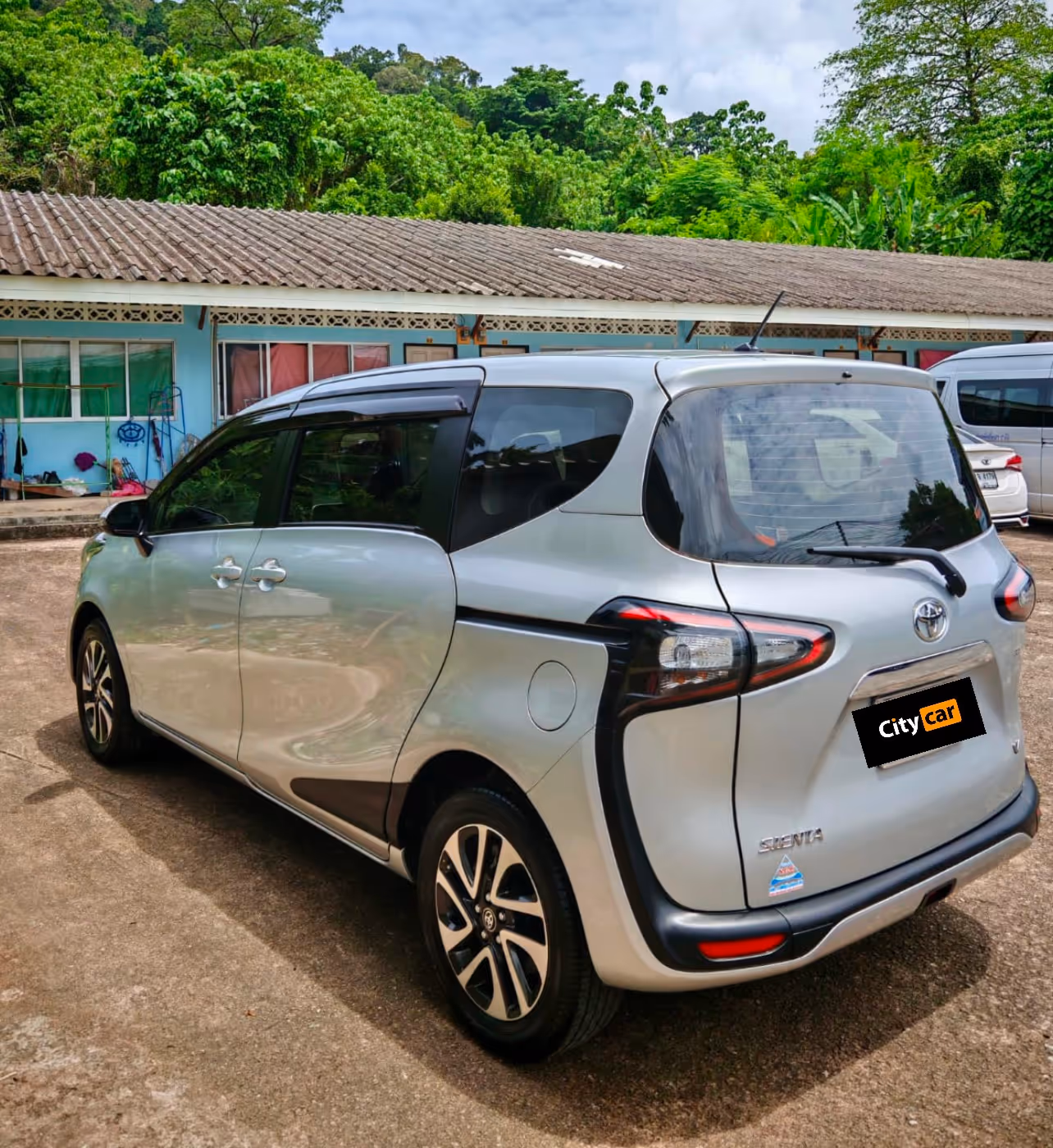 Toyota Sienta