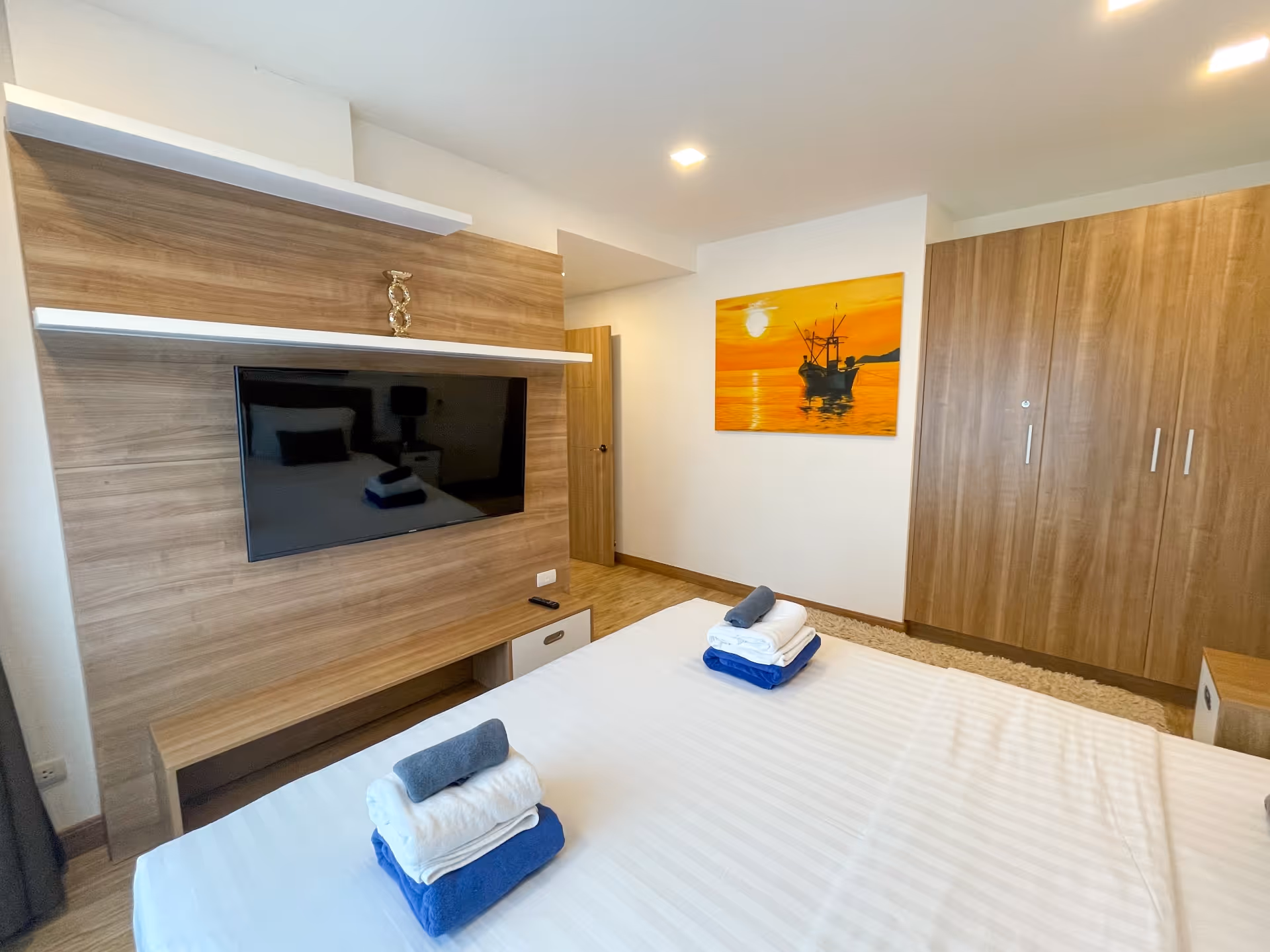 Calypso Condominium (Naiharn) 806