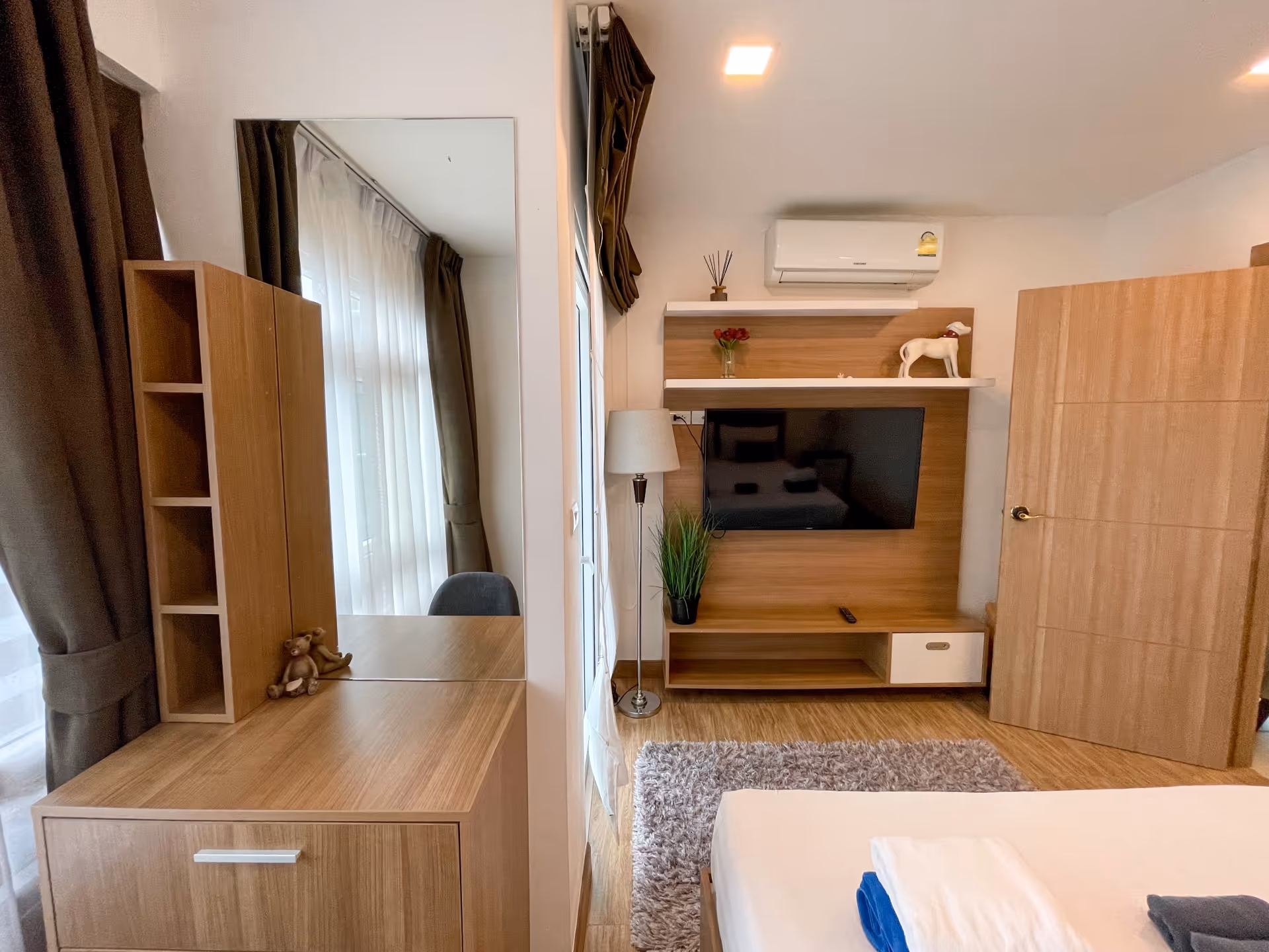 Calypso Condominium (Naiharn) 806