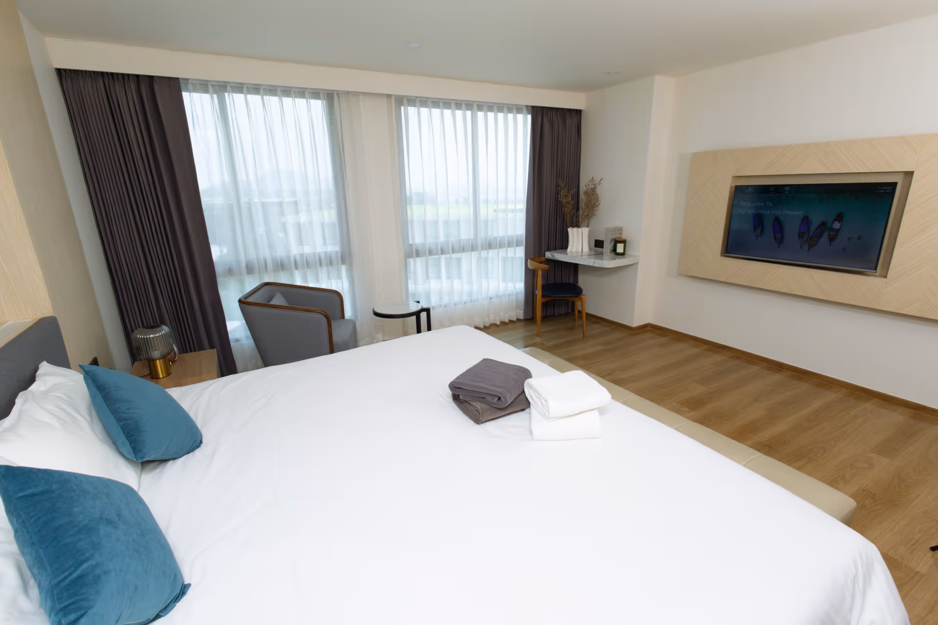 VIP Mercury Condominium S8705