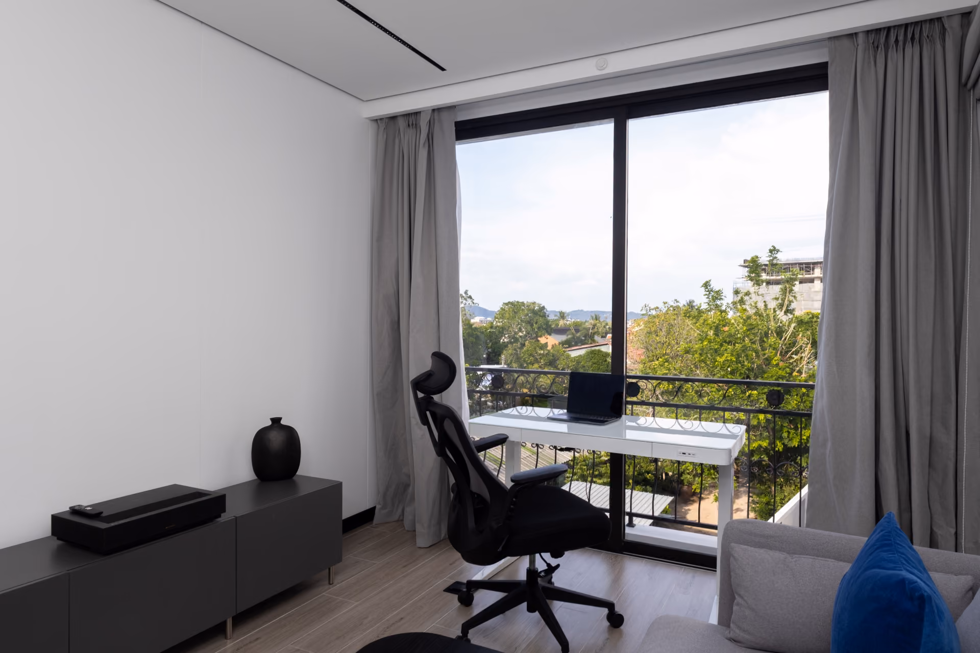 Harmony B306