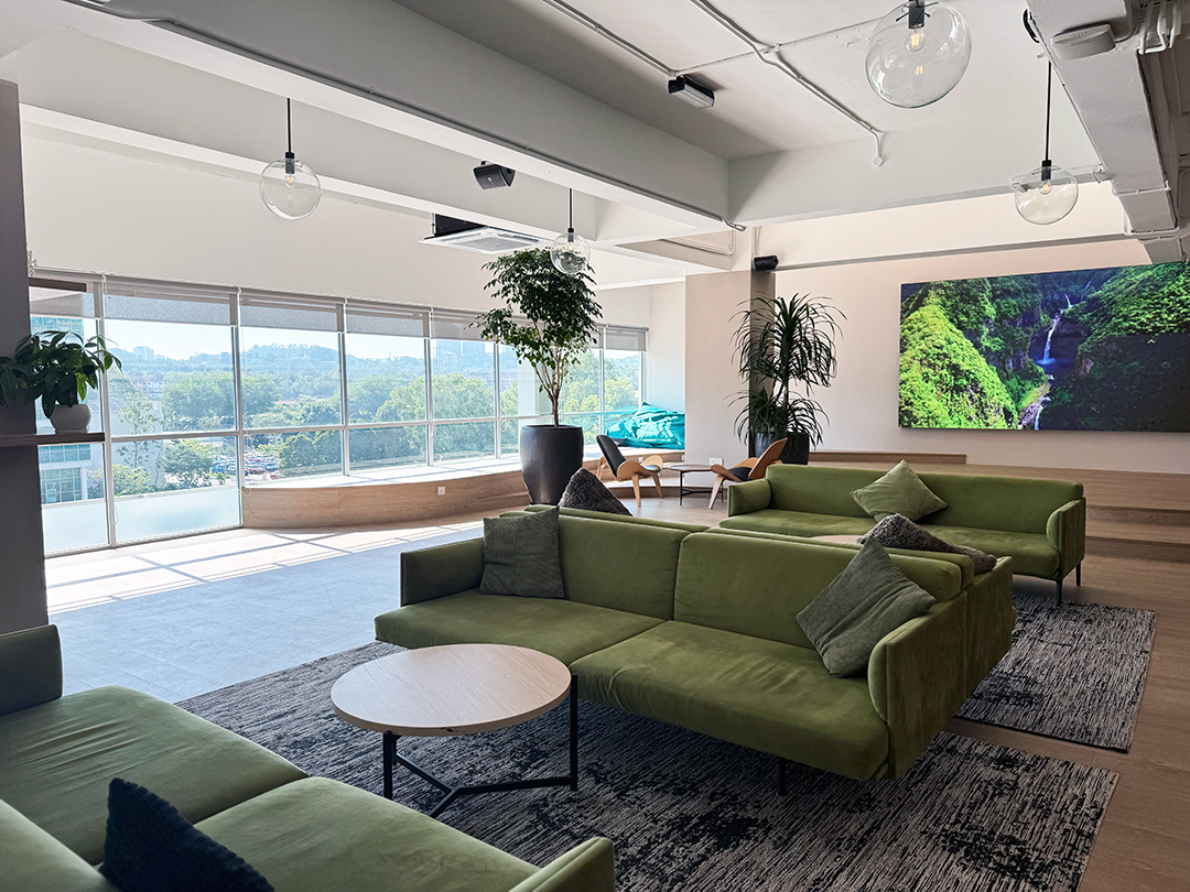 U Lounge - Couch Zone