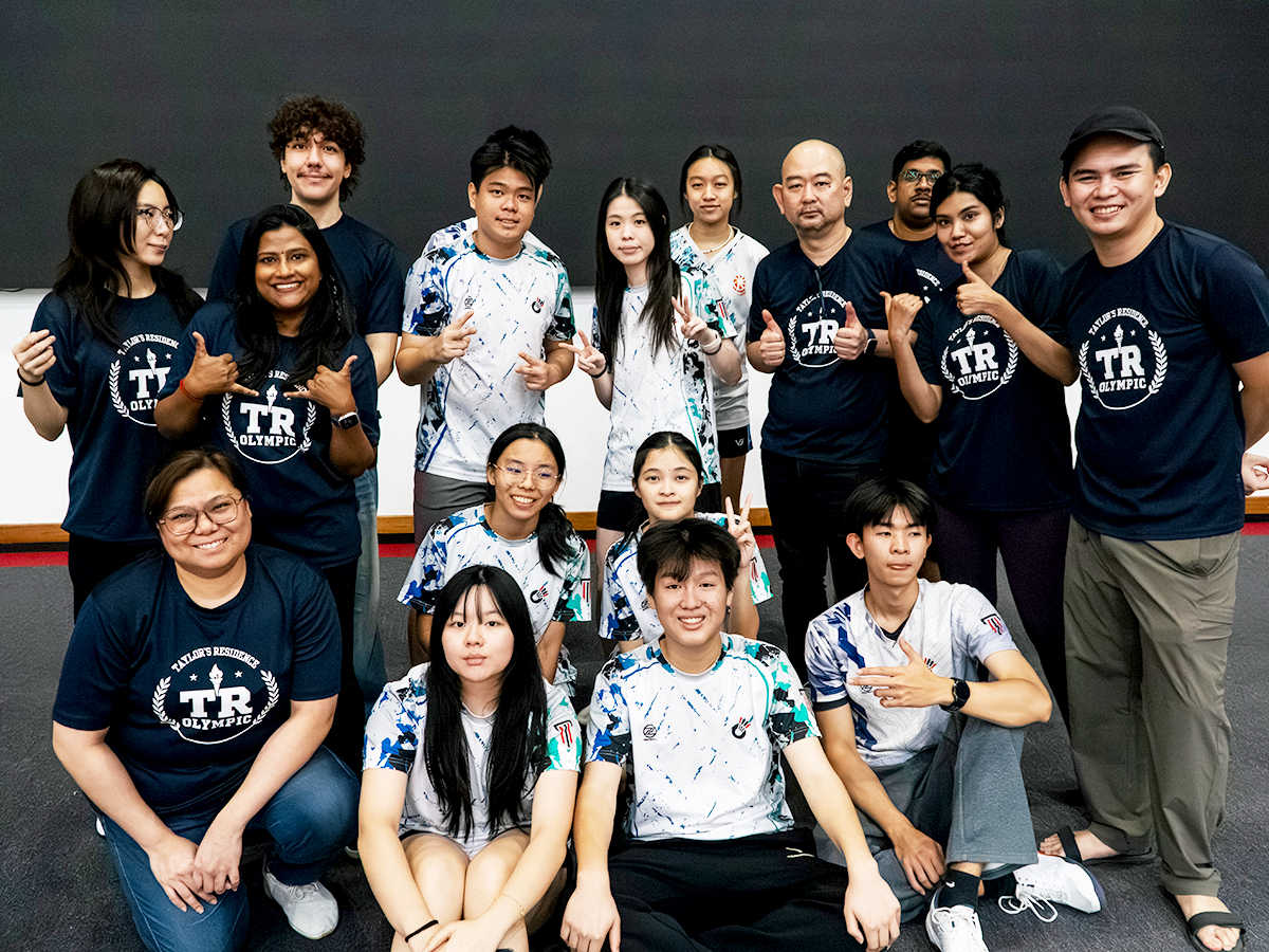 TR Olympics badminton winners with Taylor’s Residence organisers after the championship.