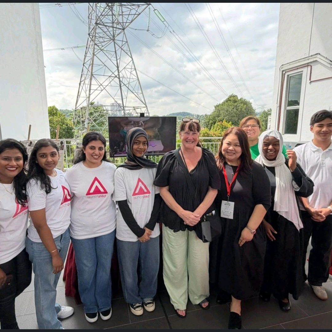 Taylor’s Residence student volunteers and participants at the LaunchPad booth during ESG Festival 6.0.