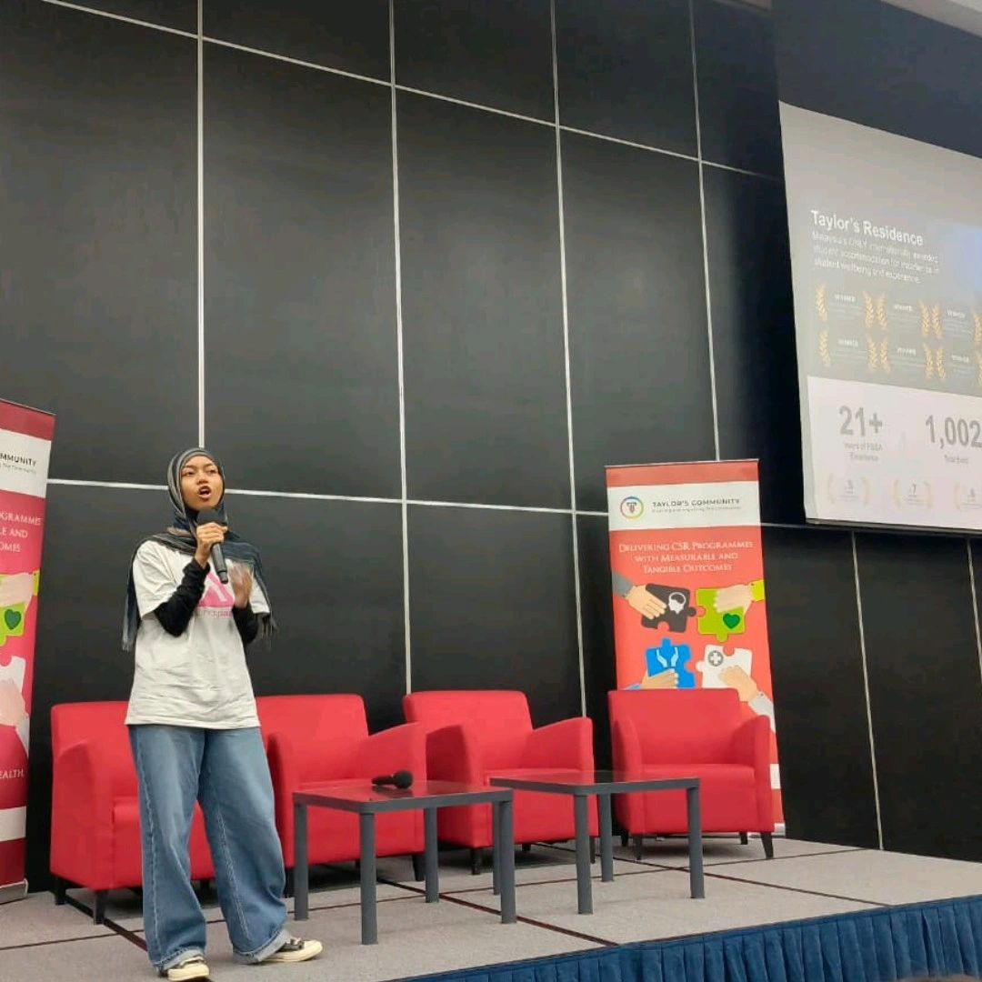 Student representative presenting the LaunchPad service learning initiative during ESG Festival 6.0.