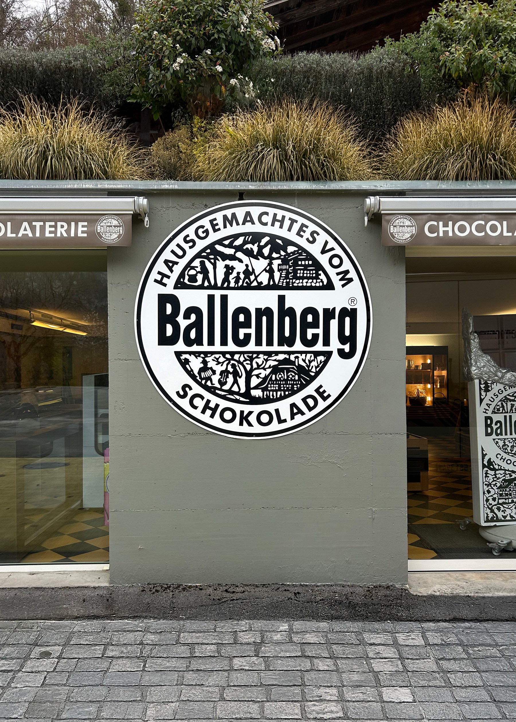 Ballenberg Siegel Schokolade Hausgemachtes vom Ballenberg an Ladenfront, Inspiration Icon Qualität