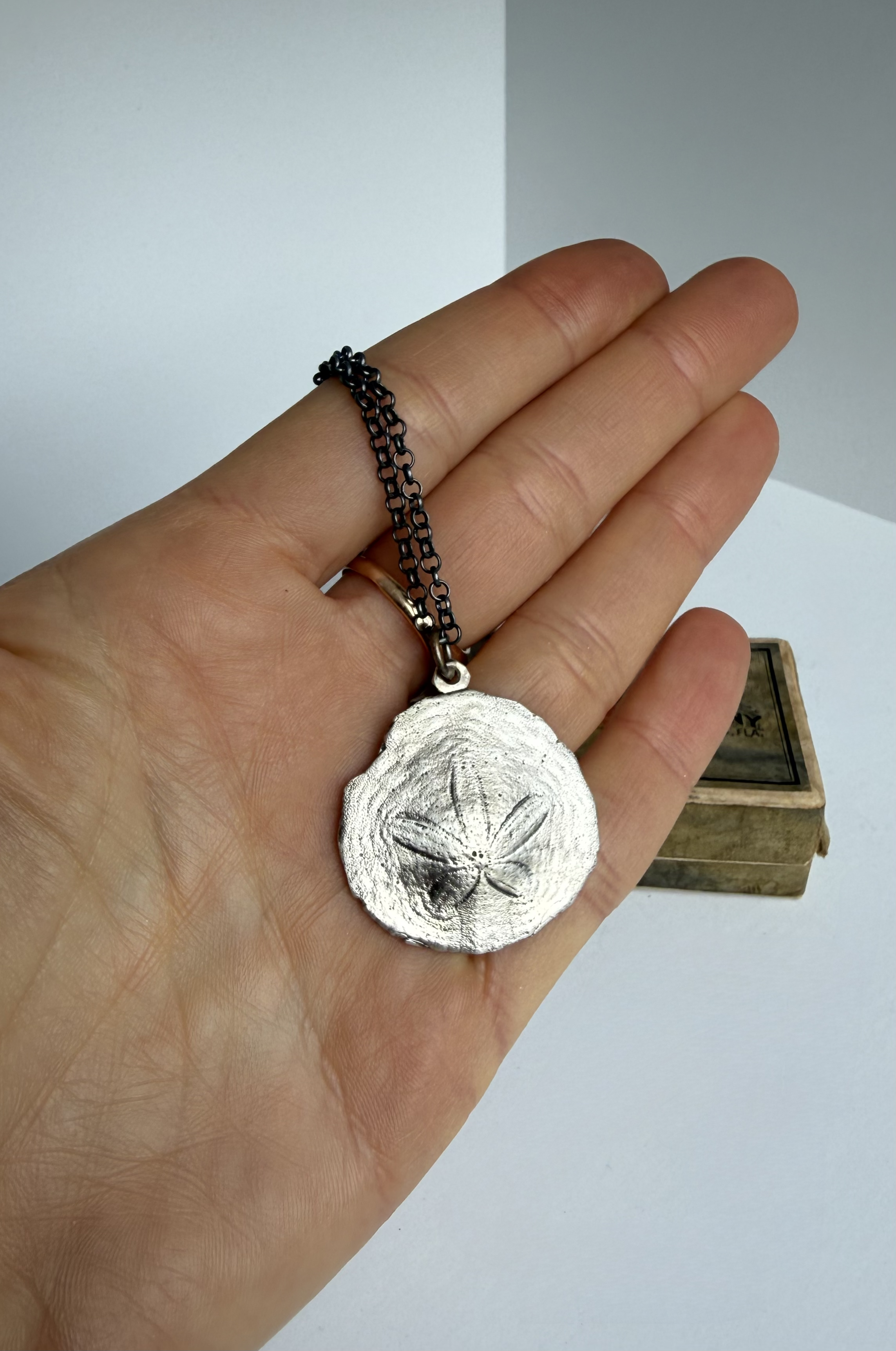 Sand Dollar Pendant Necklace - Silver
