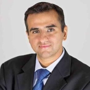 Dr. Amit Kapoor