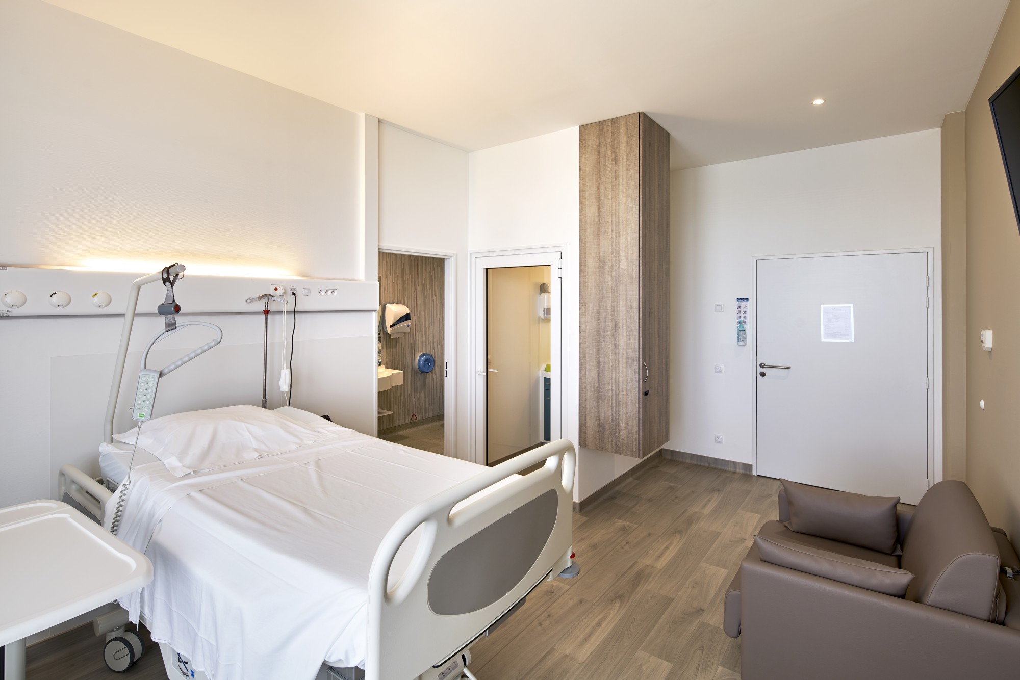 Menuiseries intérieures Polyclinique de Bezannes, Reims — Les Ateliers de Reims