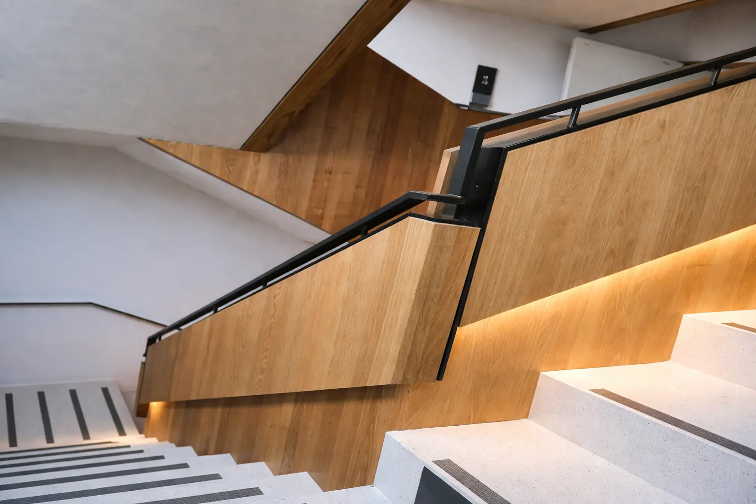 Restauration et agencement Château Perrier, Épernay — Les Ateliers de Reims