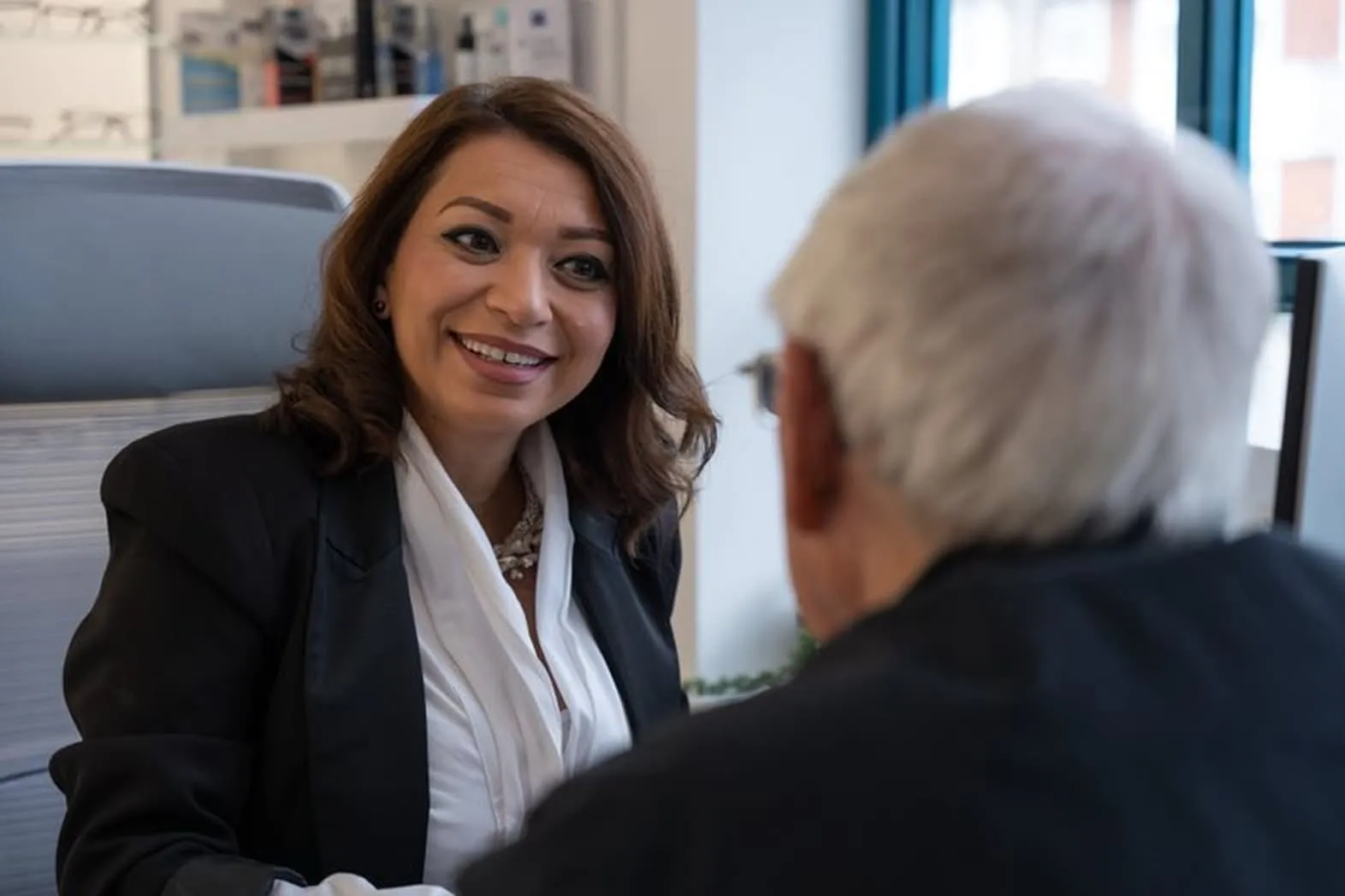 Patient testimonials background at E&G Opticians