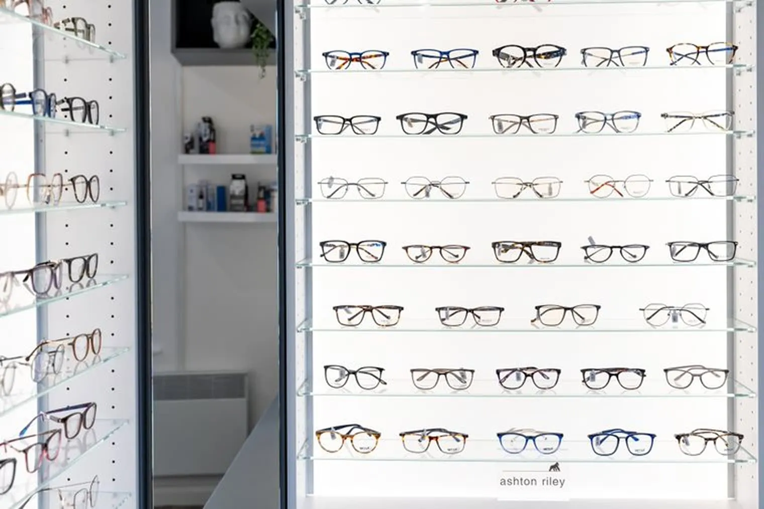 Eye examination service hero image