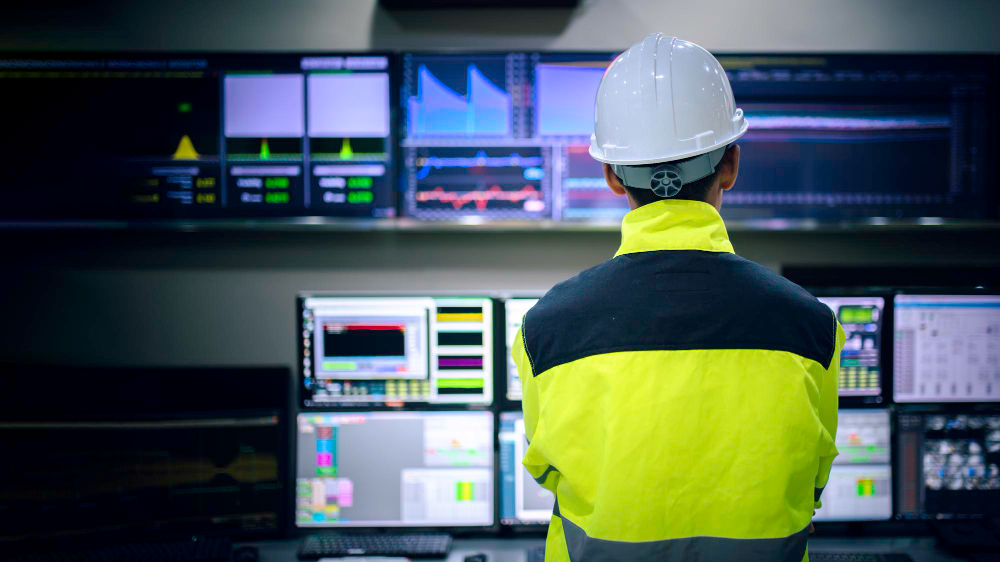 Digital command center model for unplanned outage response