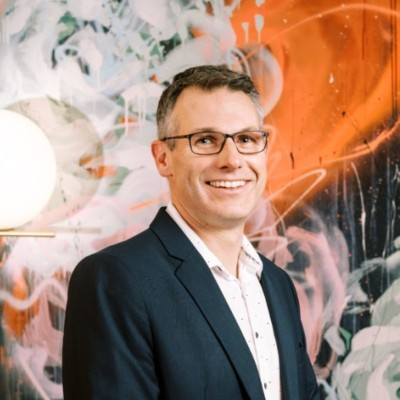 image of collaborative meeting (for a consulting firm)