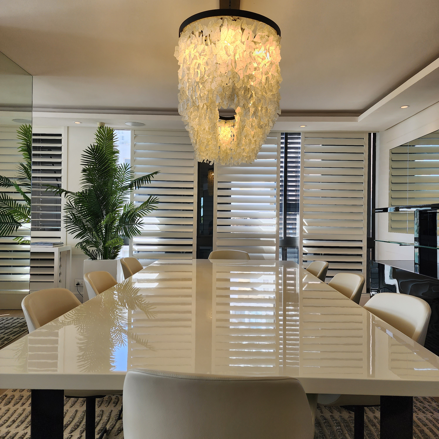 A Pill-shaped Halo over a dining room.  Overlooks the Ocean