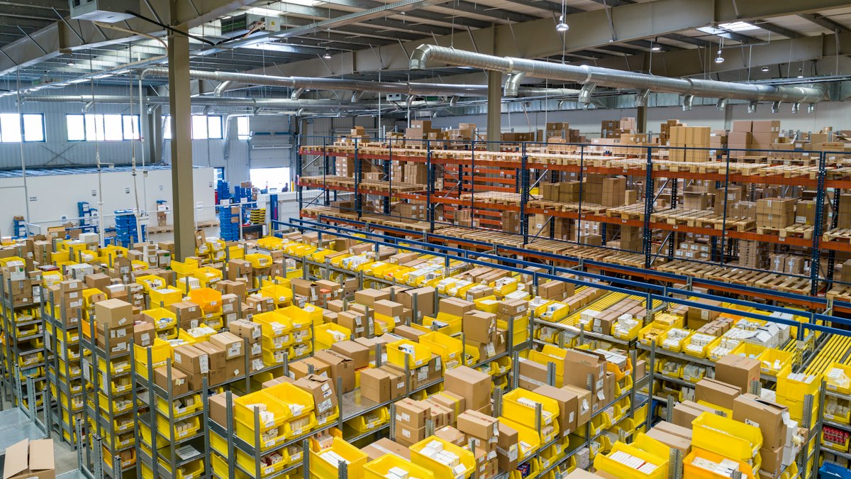 Entrepôt logistique