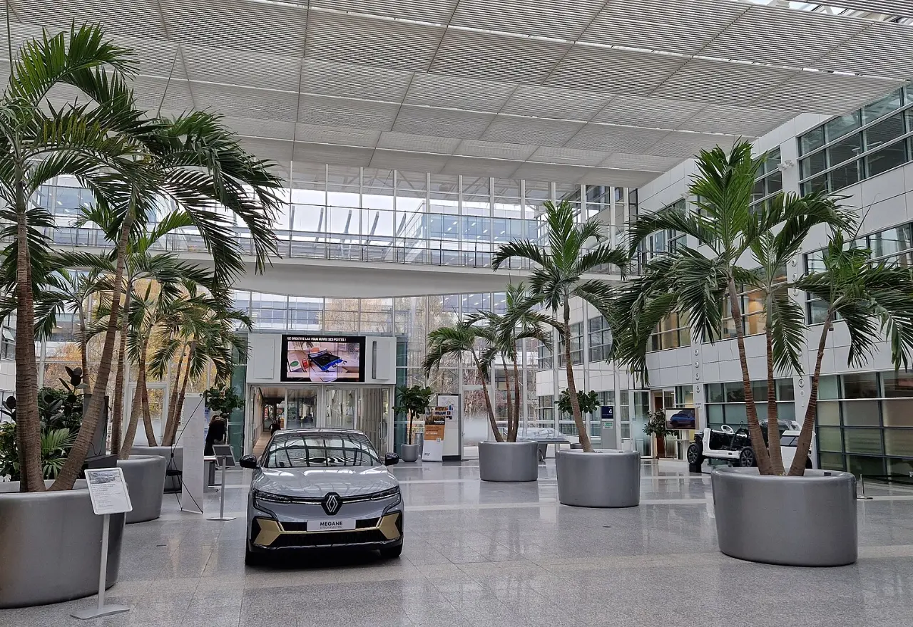Hall du Technocentre Renault à Guyancourt, Saint-Quentin-en-Yvelines
