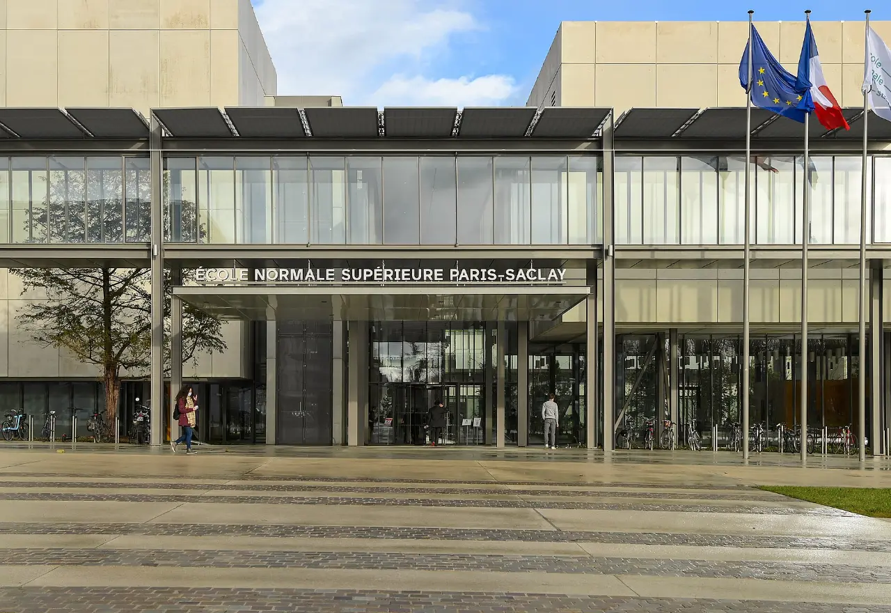 ENS Paris-Saclay sur le plateau de Saclay