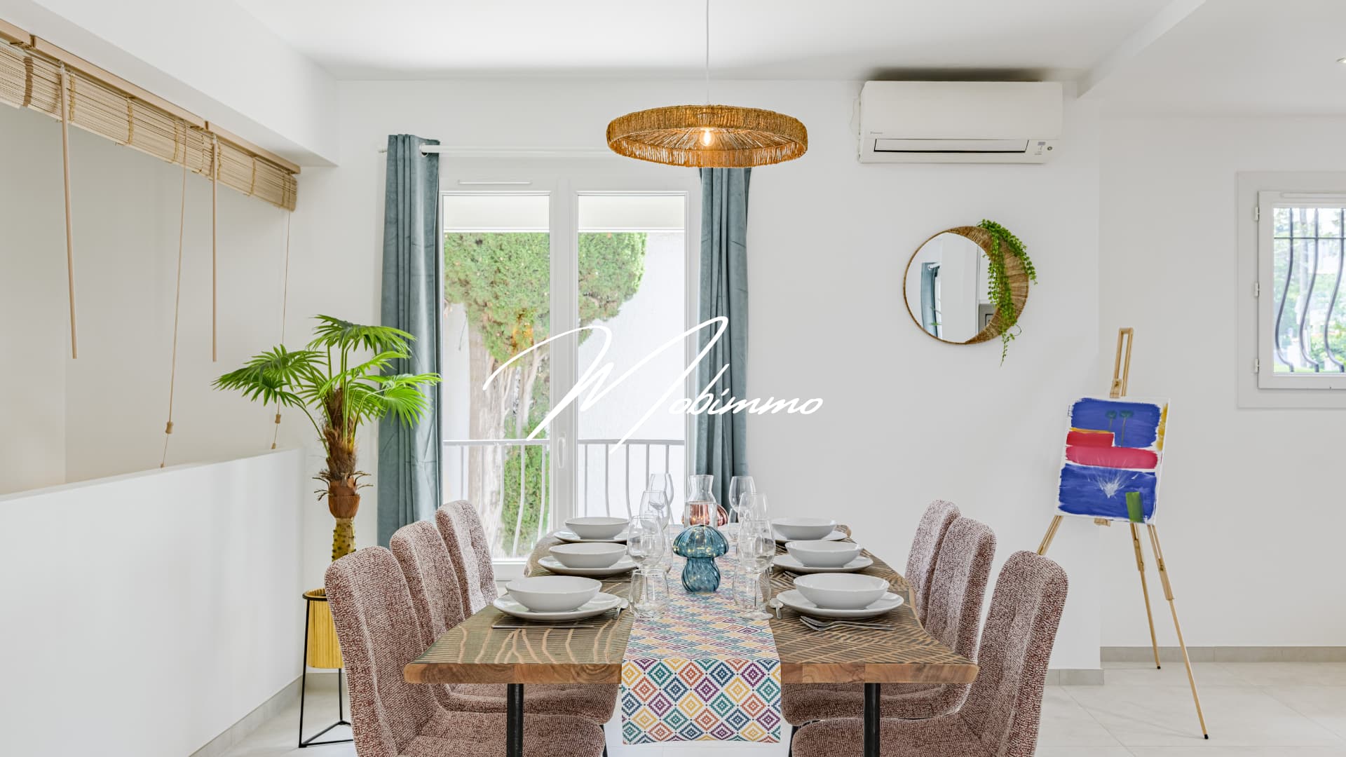 Villa Airbnb Saint-Raphaël meublée clé en main par Mobimmo - Inspiration Hockney